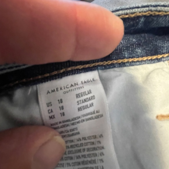 American Eagle Mom Jeans size 18 High Rise - Picture 12 of 12